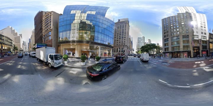 Street-level panorama of the same point captured in 2022.06